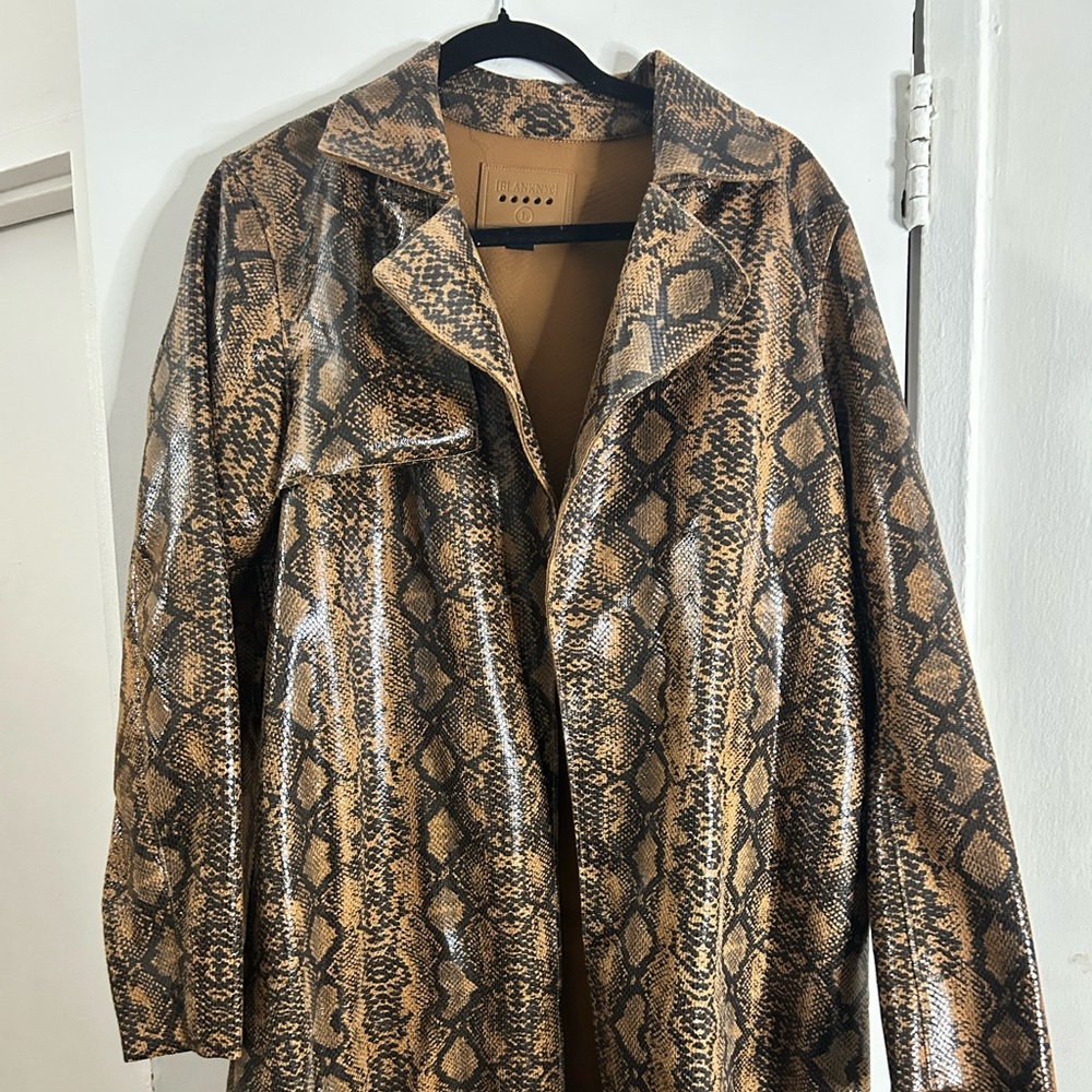 Blank NYC pleather snakeskin trench coat, size L brand new w tags - Picture 5 of 7